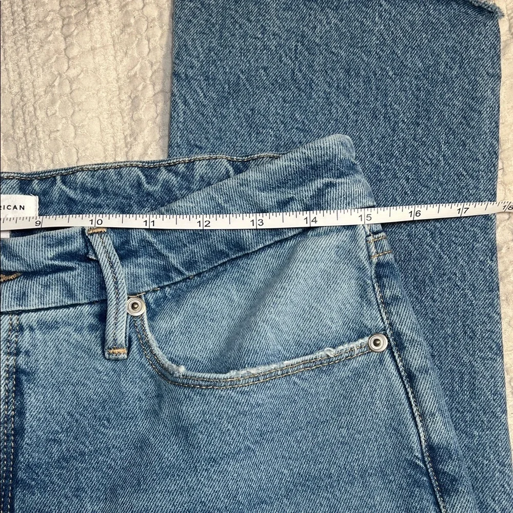Good American Light Blue Straight Leg Jeans size 6/28